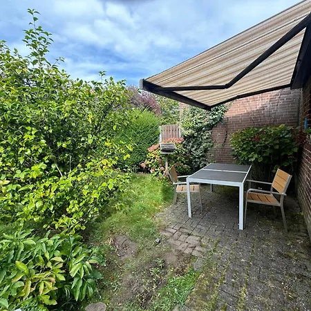 Comfort With Garden Apartment