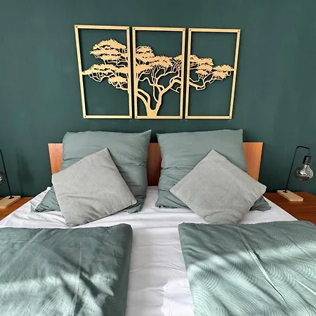 Apartment Comfort With Garden